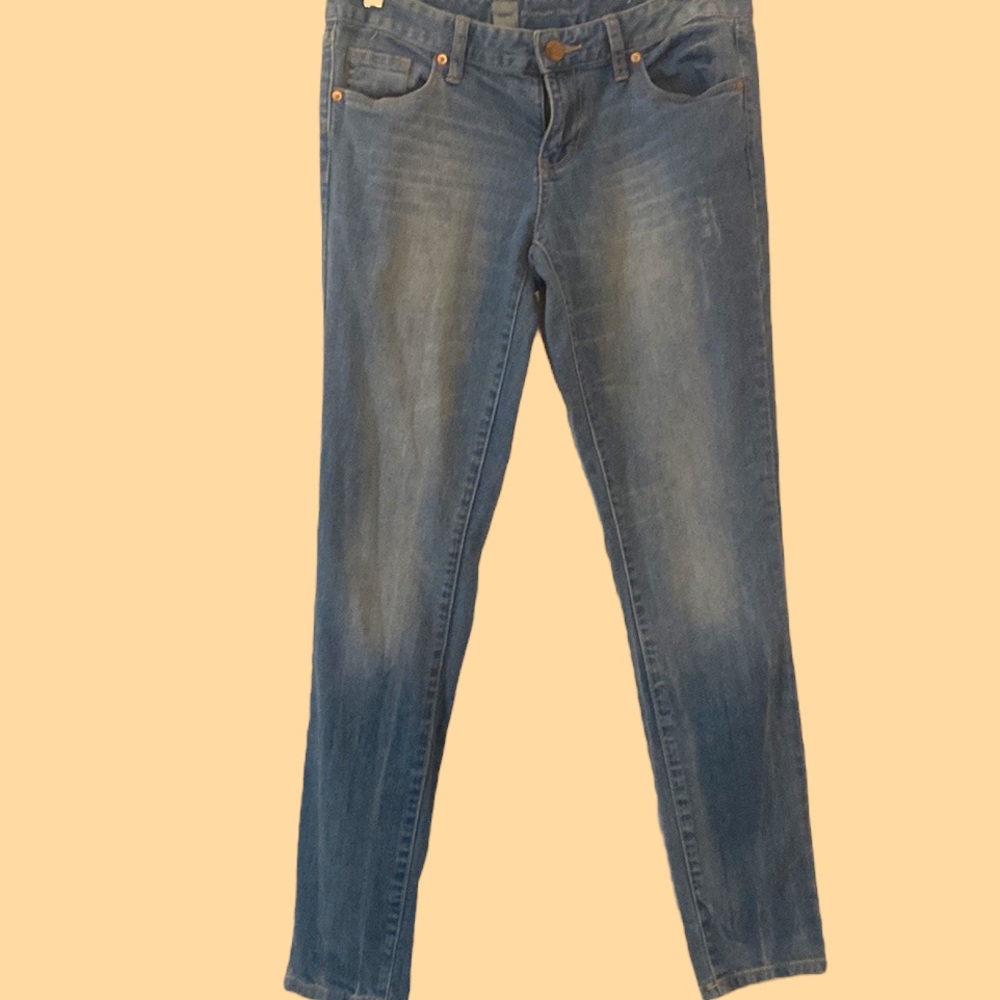 Distressed Faded low rise Jeans